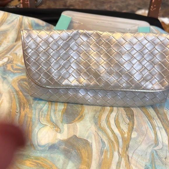 Estee Lauter make up bag. Never use the inside is clean and the snap works.​​ - Picture 1 of 2